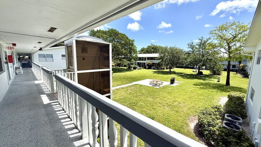 Upgraded Kitched &amp; Bath UnFurnished 1 BR 1 Bath, 585 SF - photo 27