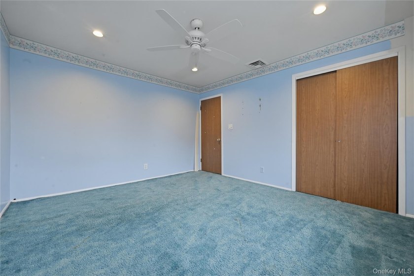 Spacious 4-bedroom, 2 full bath, 2 half bath Colonial offering - photo 30