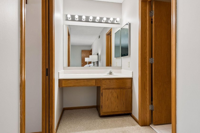 Charming, well-maintained, and truly unique contemporary 3-level - photo 30