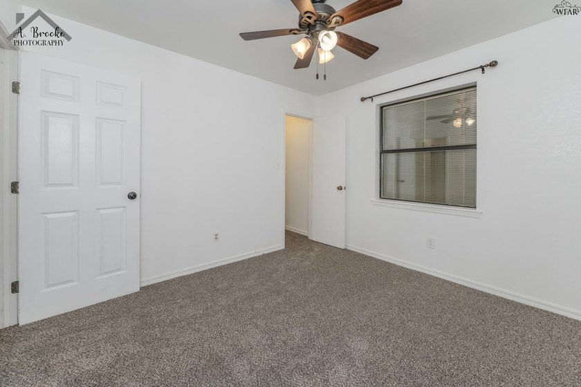 Spacious 3-bedroom, 2-bath home offering over 2,300 sq ft in a - photo 36