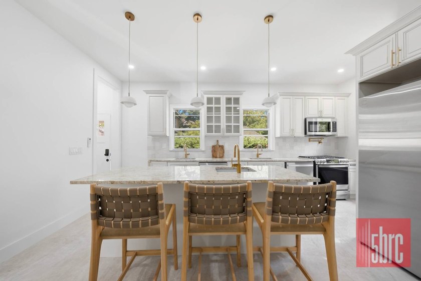 Luxury Victorian Renovated Home in the Heart of Prospect Park - photo 14