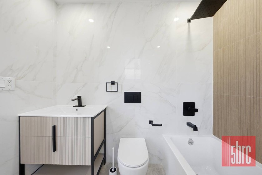 Luxury Victorian Renovated Home in the Heart of Prospect Park - photo 33
