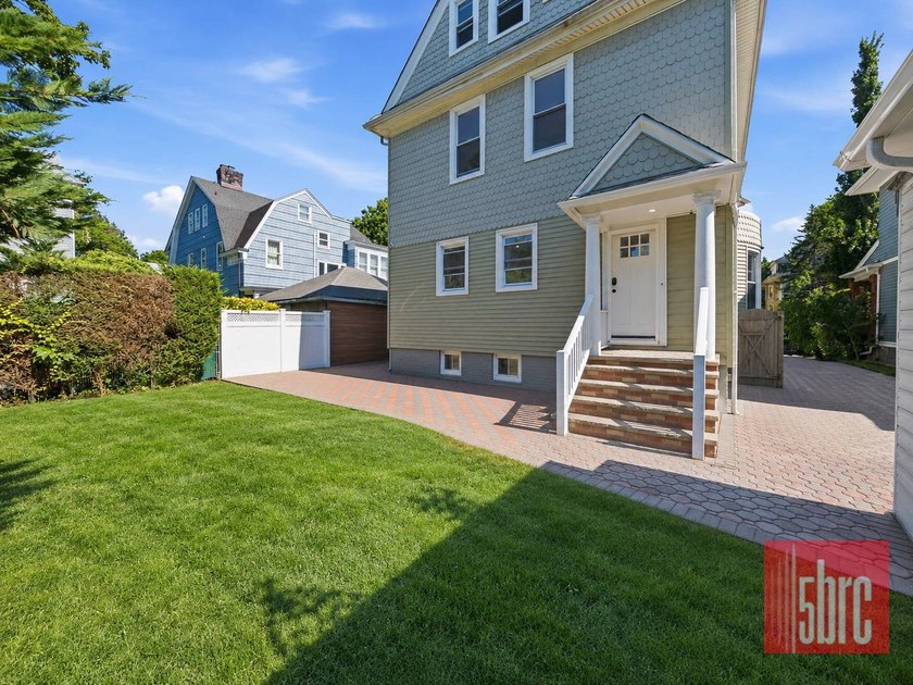 Luxury Victorian Renovated Home in the Heart of Prospect Park - photo 46
