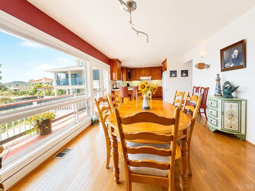 This exceptional coastal estate offers an extraordinary - photo 5