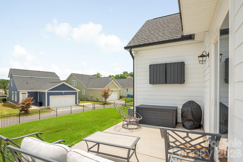 Welcome to 212 Meyers Ridge Road, where modern living meets - photo 19