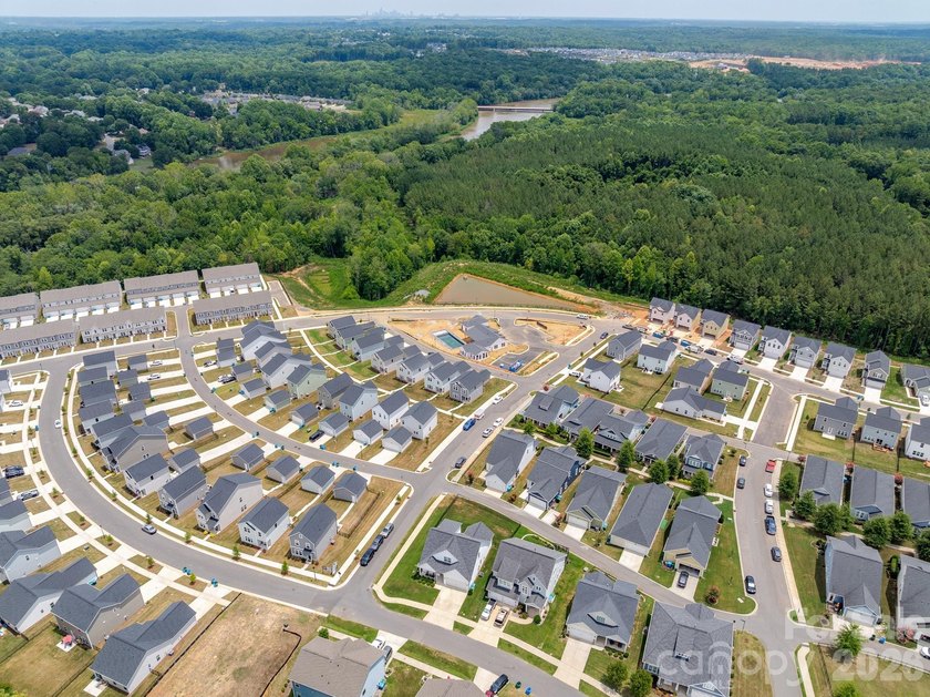 Welcome to 212 Meyers Ridge Road, where modern living meets - photo 25