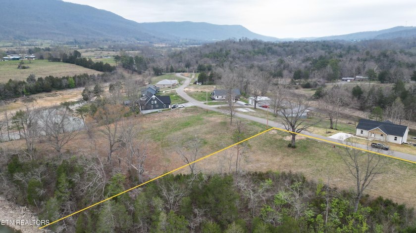 Beautiful 1.73-acre lot at the lake with 420 FEET OF - photo 4