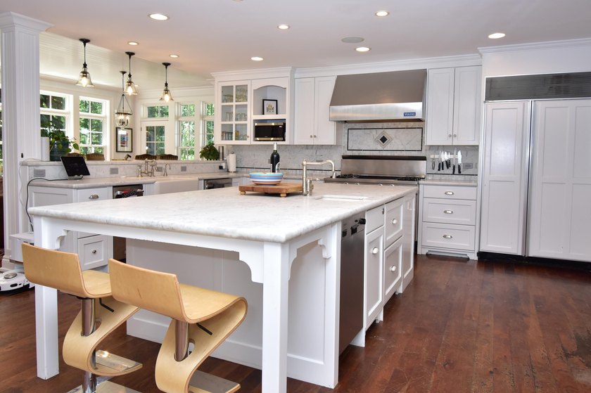 Elegant custom home with a detached guest house in Starweather - photo 4