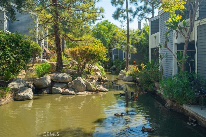 Well maintained Pine creek complex in a gated community - photo 5