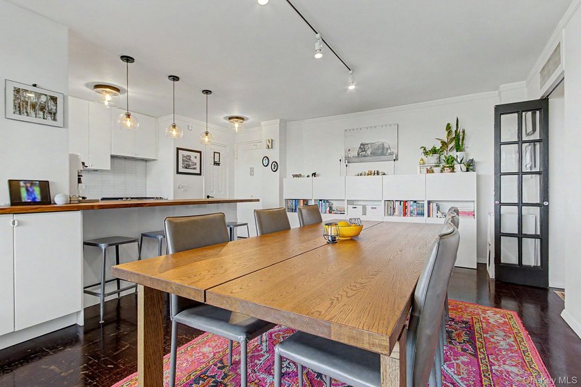 Welcome to 4555 Henry Hudson Pkwy #805 at Briar Oaks, a bright - photo 18