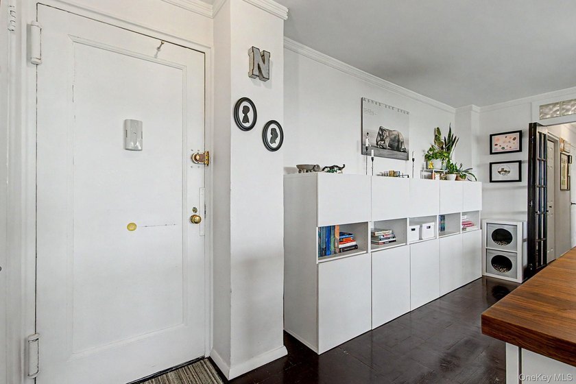Welcome to 4555 Henry Hudson Pkwy #805 at Briar Oaks, a bright - photo 21