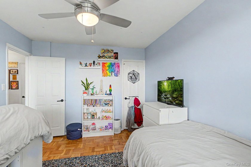 Welcome to 4555 Henry Hudson Pkwy #805 at Briar Oaks, a bright - photo 30