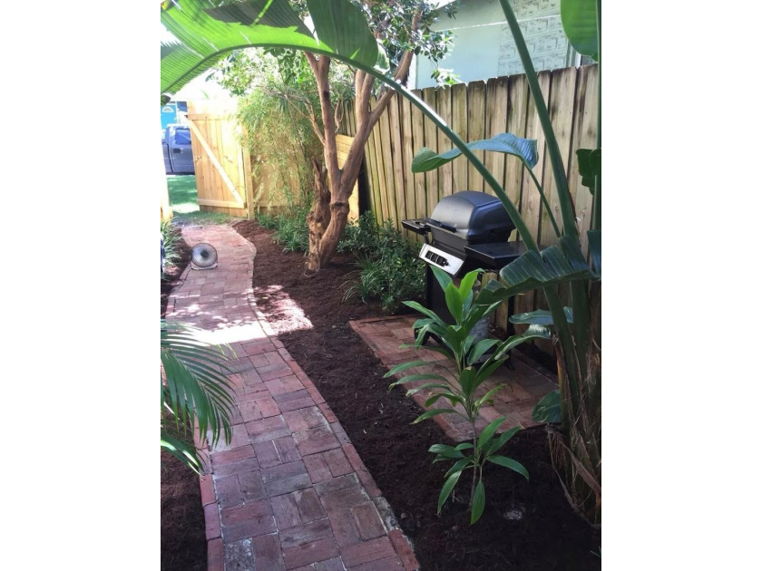 2 HOMES - Charming homes located in the heart of Lake Worth - photo 42