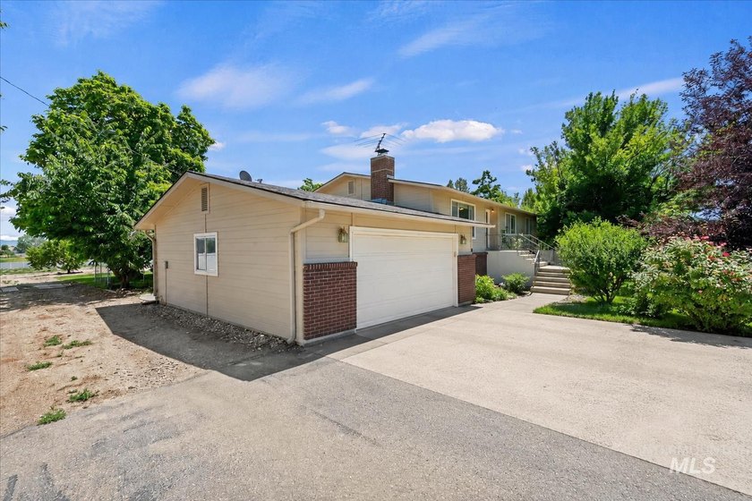 Two separate parcels, one purchase-an opportunity like this - photo 27