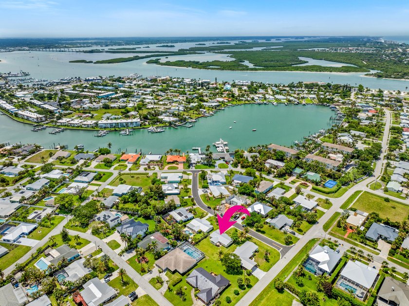 Just a 7 minute walk to the beach &amp; 1.2 miles to Jaycee Park - photo 4