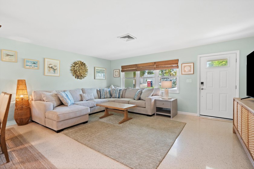 Just a 7 minute walk to the beach &amp; 1.2 miles to Jaycee Park - photo 6