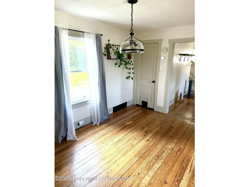 Welcome to 409 Charlotte Avenue! This cozy home located in South - photo 11