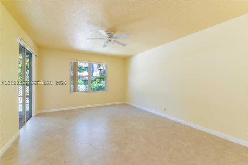 A gem of a house! This elegant &amp; gorgeous 4 bed, 2.5 Bath home - photo 11