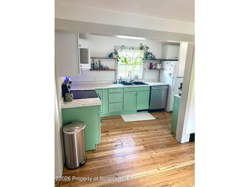 Welcome to 409 Charlotte Avenue! This cozy home located in South - photo 12