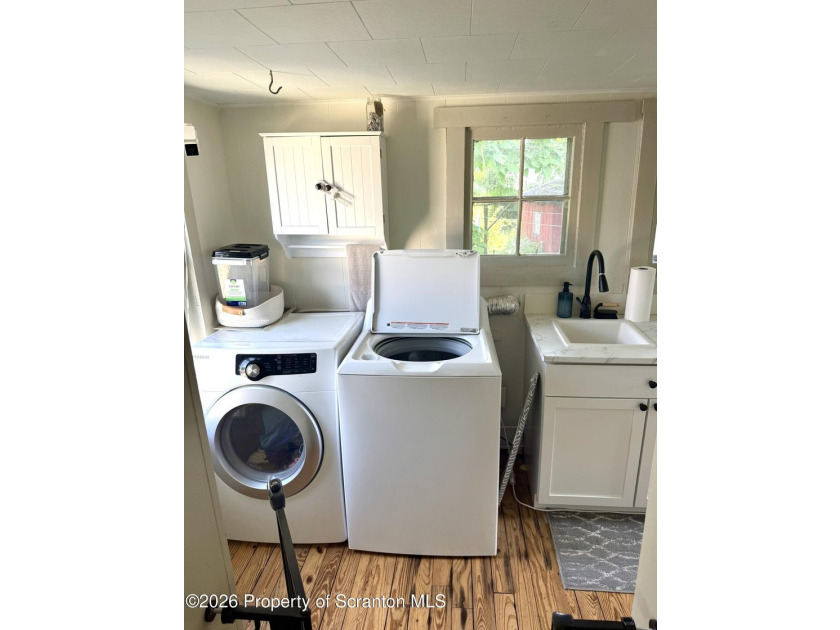 Welcome to 409 Charlotte Avenue! This cozy home located in South - photo 15