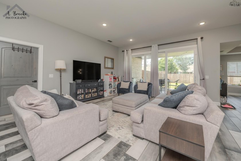 Well-maintained 3-bedroom, 2-bath home in a desirable area of - photo 18