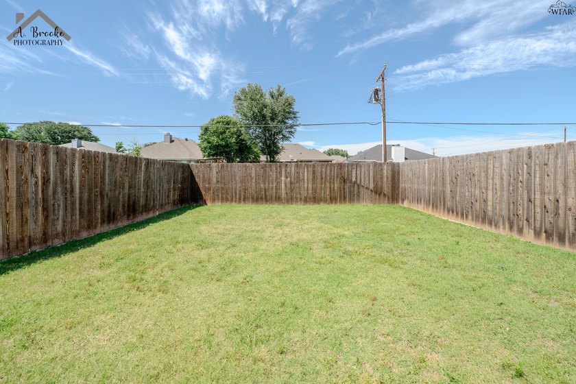Well-maintained 3-bedroom, 2-bath home in a desirable area of - photo 33