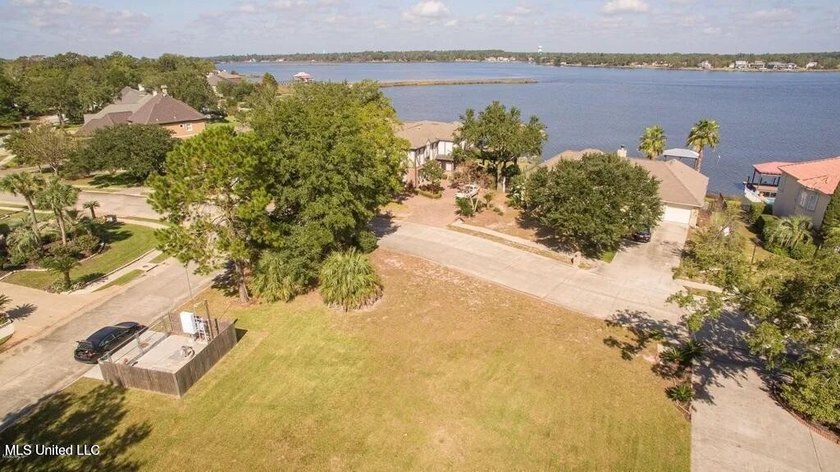 This Bent Oaks cleared and vacant, 0.39 acre lot offers a rare - photo 2