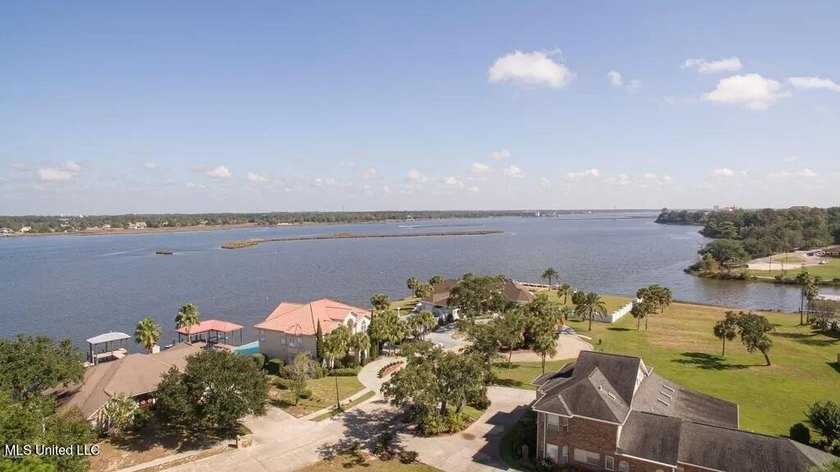 This Bent Oaks cleared and vacant, 0.39 acre lot offers a rare - photo 6