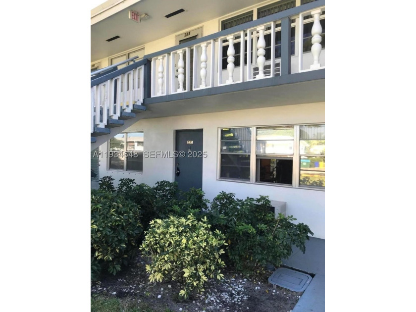 THIS CONDO IS IN A PERFECT LOCATION, NO THRU TRAFFIC OTHER THAN - photo 2