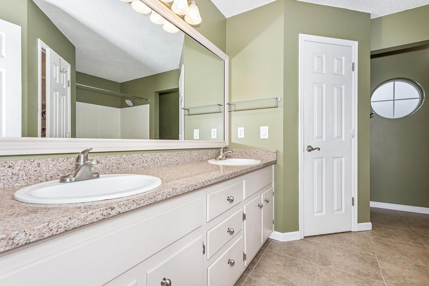 Are you ready to move in? The main areas have beautiful, new - photo 13