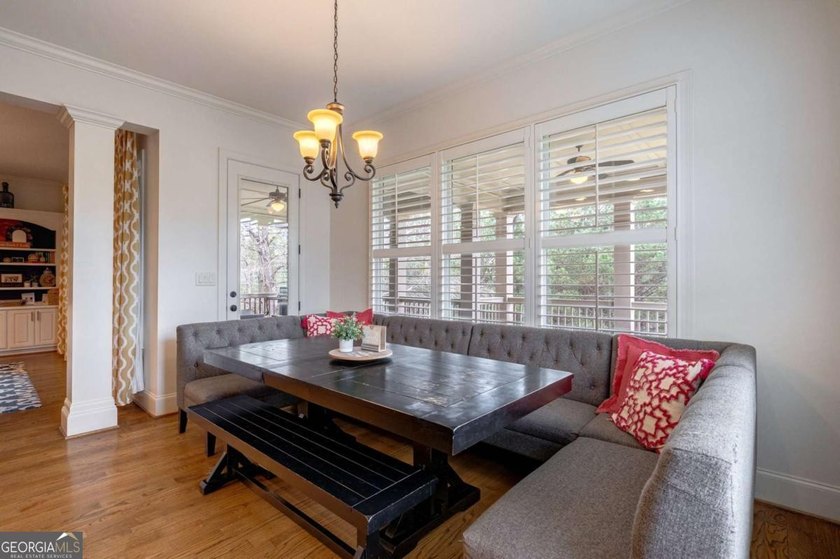 Welcome to 1405 Evergreen Park, a beautifully appointed estate - photo 15