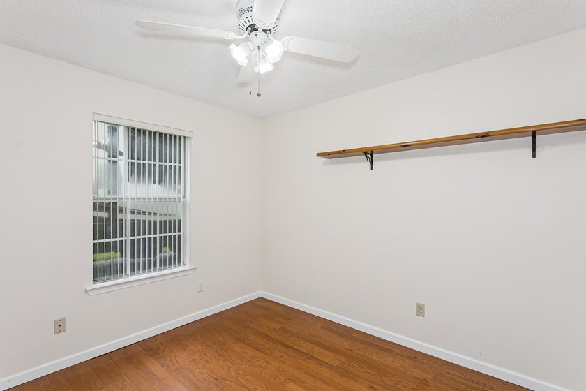 Are you ready to move in? The main areas have beautiful, new - photo 16