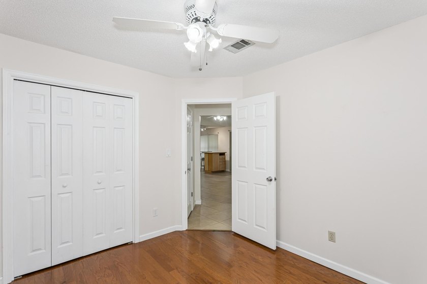 Are you ready to move in? The main areas have beautiful, new - photo 17