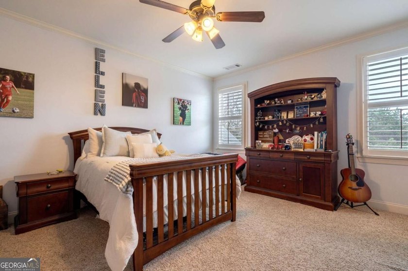 Welcome to 1405 Evergreen Park, a beautifully appointed estate - photo 28