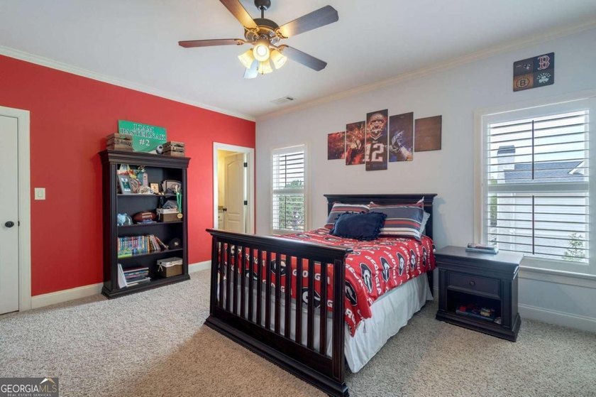 Welcome to 1405 Evergreen Park, a beautifully appointed estate - photo 33