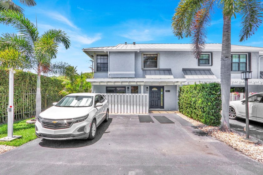 Experience the ultimate South Florida boating lifestyle in this - photo 3