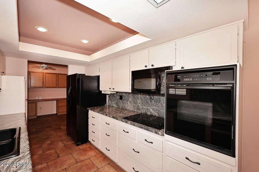 This beautiful, well-maintained 2-bedroom home with an office - photo 7