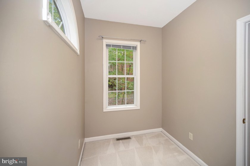 Welcome to 3800 Lakeview Parkway - a home designed for - photo 19