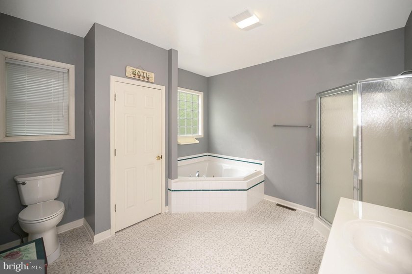 Welcome to 3800 Lakeview Parkway - a home designed for - photo 21
