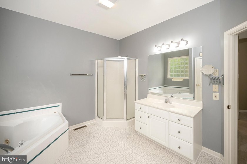 Welcome to 3800 Lakeview Parkway - a home designed for - photo 22