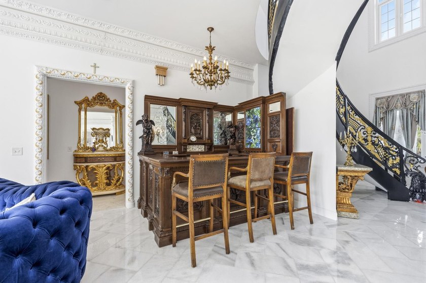 The Ocean Palace | 123 Pioneer Loop. An Unrivaled Oceanfront - photo 24