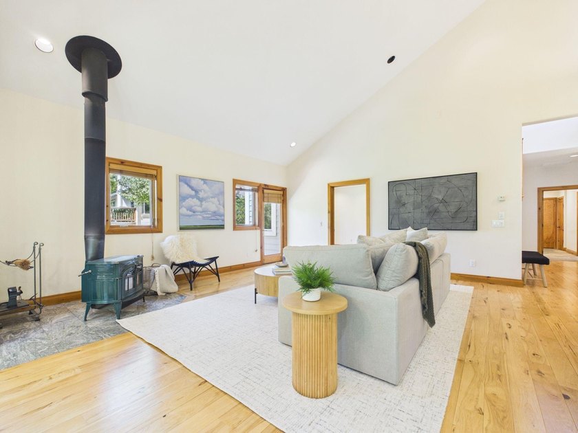 Located on a corner lot in the sought-after Deerfield - photo 4