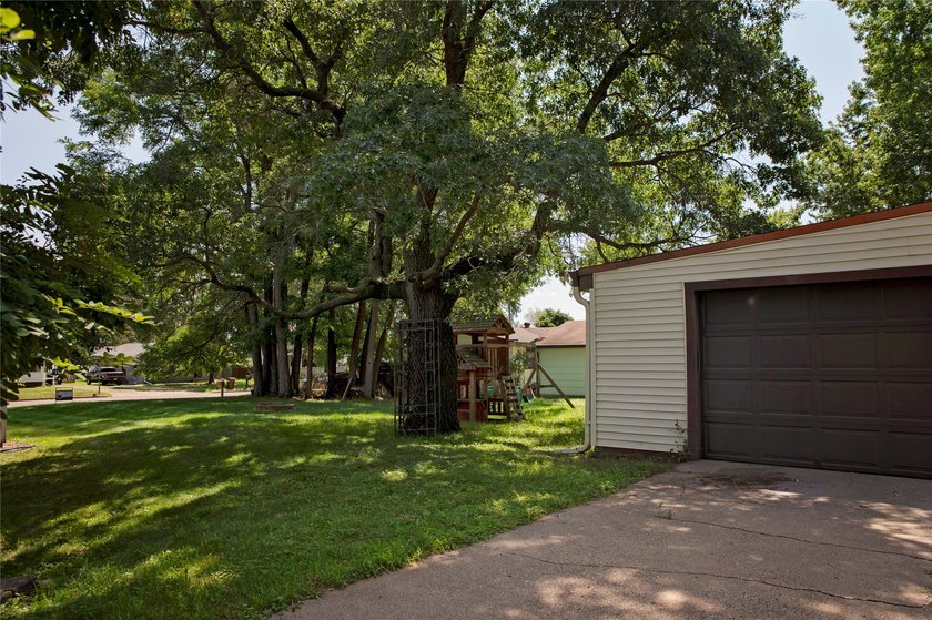 This updated home is move-in ready with fresh flooring, paint - photo 40