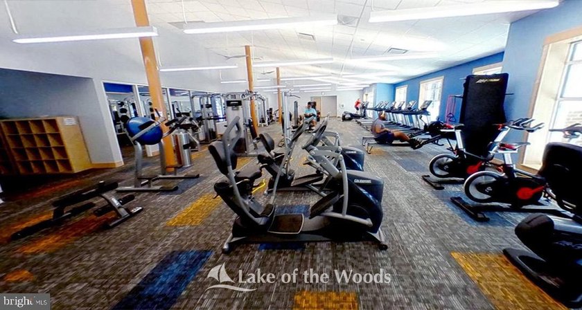 Welcome to 3800 Lakeview Parkway - a home designed for - photo 47