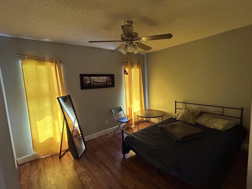 Spacious 3-Bedroom Pool Home in Desirable La Mancha - No HOA! - photo 19