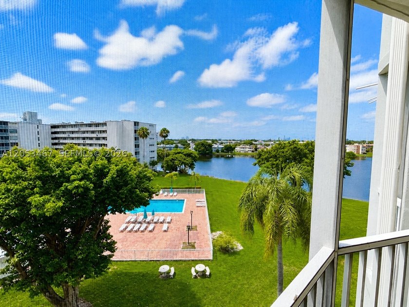 Beautifully remodeled 2-bedroom + den, 2-bath residence has the - photo 25