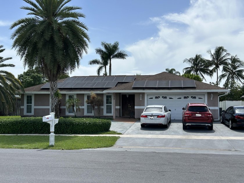 Spacious 3-Bedroom Pool Home in Desirable La Mancha - No HOA! - photo 27