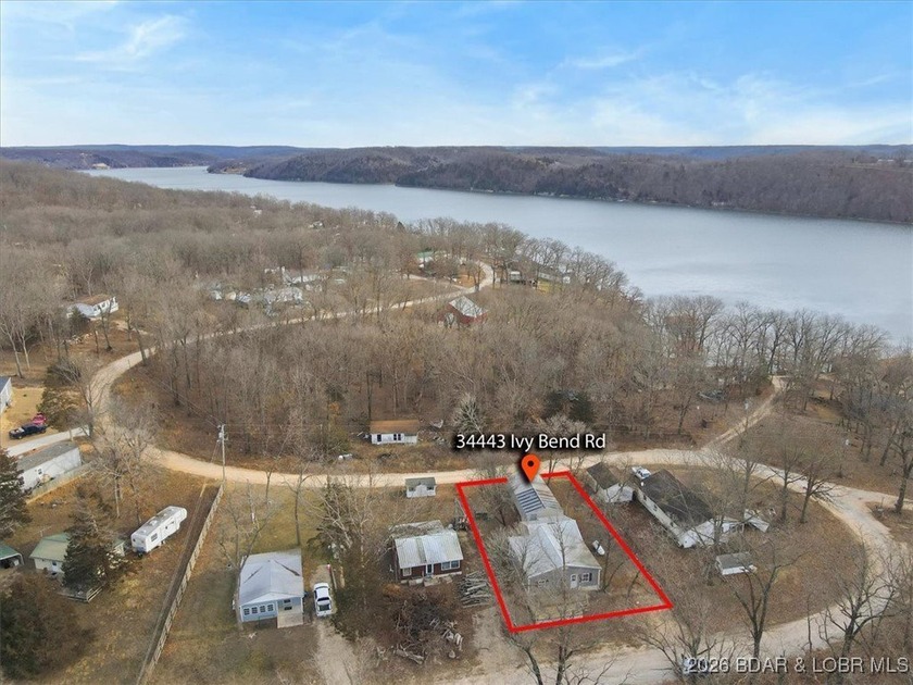 Beautiful FULLY remodeled 2 bedroom 2 bathroom 2nd tier lake - photo 34