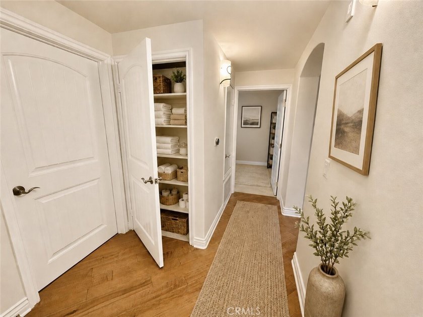 Welcome to this spacious and beautifully updated three-bedroom - photo 35
