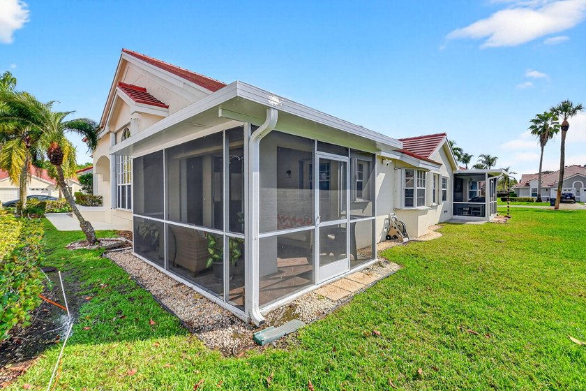 Welcome to a beautifully reimagined lakefront Turnkey home. This - photo 36